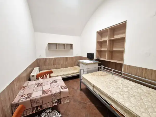 Kiadó téglalakás, Budapest, IX. kerület 10 szoba 210 m² 480 E Ft/hó