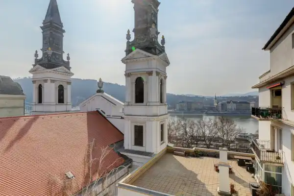 Kiadó téglalakás, Budapest, V. kerület 4 szoba 126 m² 617 E Ft/hó