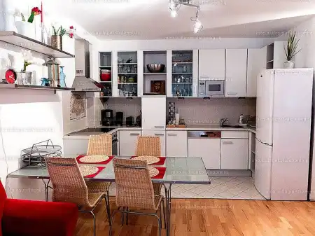 kiadó téglalakás, Budapest, VI. kerület
