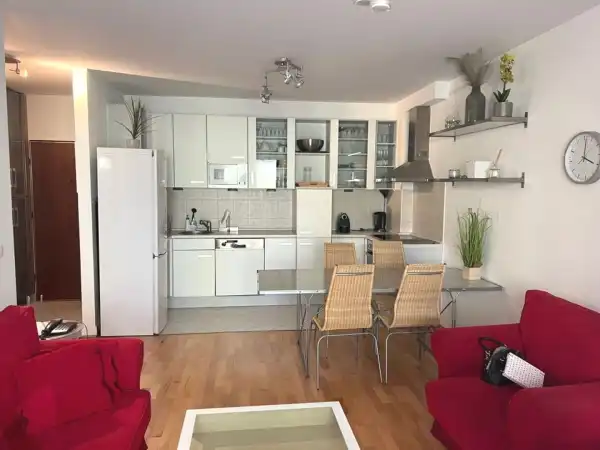 Kiadó téglalakás, Budapest, VI. kerület 2 szoba 50 m² 300 E Ft/hó