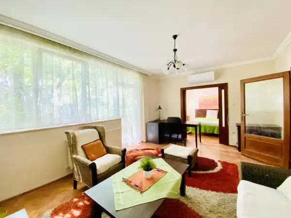 Kiadó téglalakás, Budapest, VI. kerület 3 szoba 65 m² 400 E Ft/hó