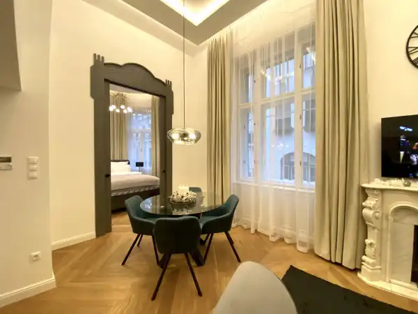 Kiadó téglalakás, Budapest, VI. kerület 3 szoba 80 m² 763 E Ft/hó