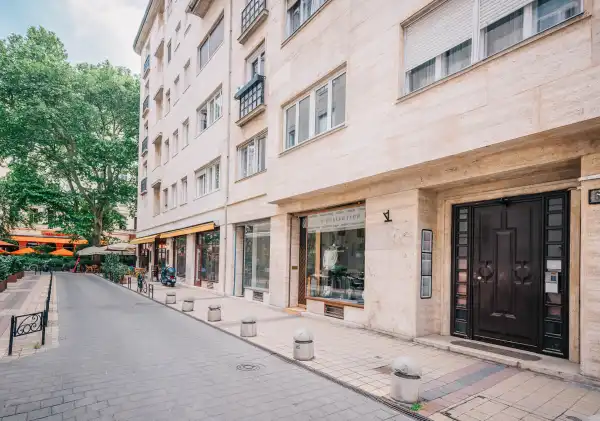 Kiadó téglalakás, Budapest, VI. kerület 3 szoba 80 m² 451 E Ft/hó