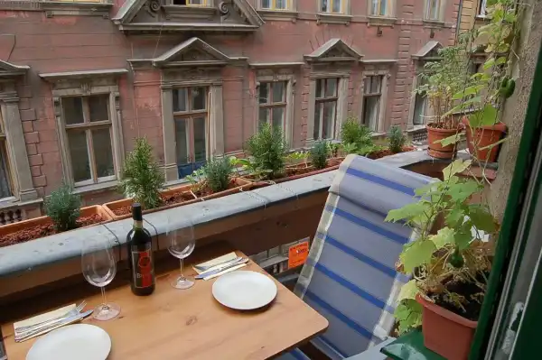 Kiadó téglalakás, Budapest, VIII. kerület 3 szoba 74 m² 320 E Ft/hó