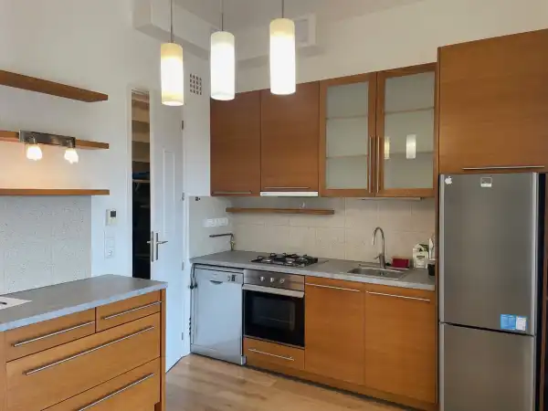 Kiadó téglalakás, Budapest, XII. kerület 3 szoba 96 m² 500 E Ft/hó
