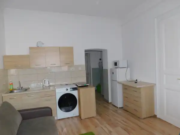 Kiadó téglalakás, Eger 1 szoba 45 m² 180 E Ft/hó