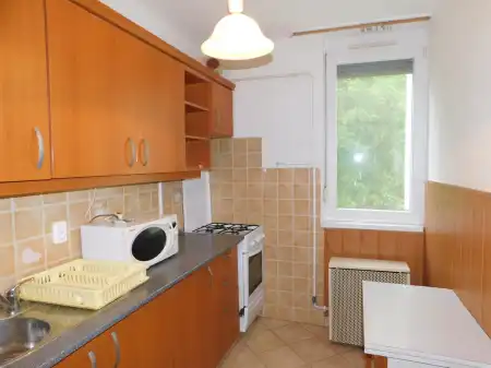 kiadó téglalakás, Eger
