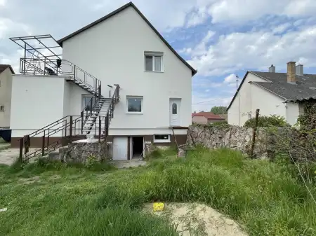 kiadó téglalakás, Kecskéd