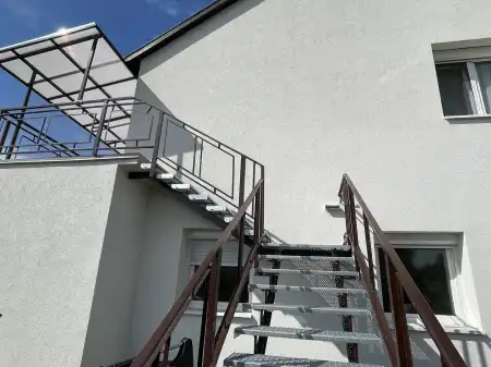kiadó téglalakás, Kecskéd