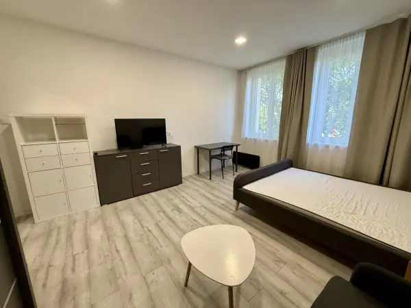 Kiadó téglalakás, Komárom 1 szoba 40 m² 180 E Ft/hó