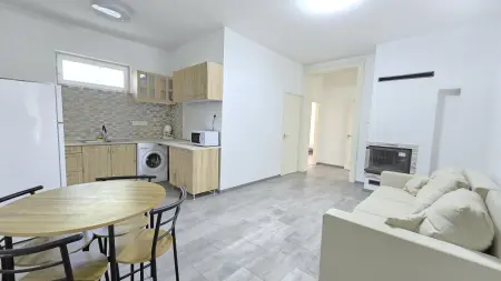 kiadó téglalakás, Paks