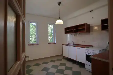 kiadó téglalakás, Szeged