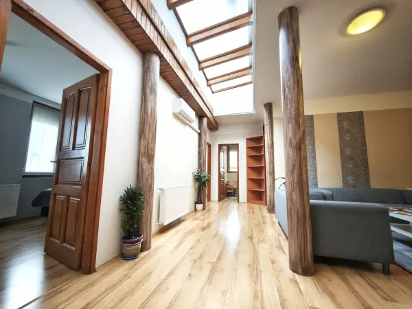 Kiadó téglalakás, Szeged 5+1 szoba 136 m² 1.2 M Ft/hó