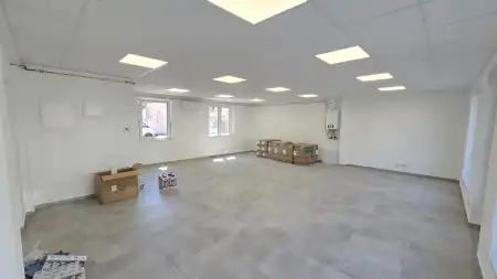 kiadó új építésű iroda, Paks