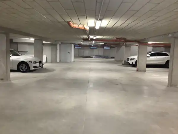 Kiadó újszerű garázs, Békéscsaba 15 m² 35 E Ft/hó
