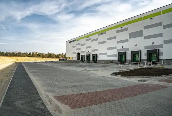 Kiadó újszerű ipari ingatlan, Fót 1664 m² 3.6 M Ft/hó + Áfa