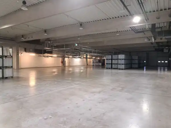 Kiadó újszerű ipari ingatlan, Százhalombatta 2119 m² 5.43 M Ft/hó + Áfa