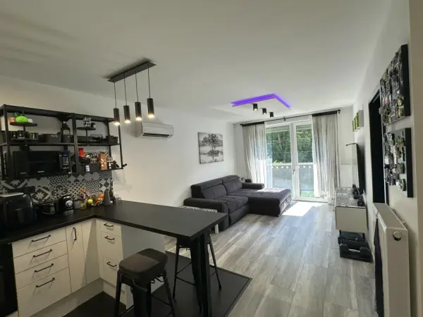 Kiadó újszerű téglalakás, Budapest, XVI. kerület 2 szoba 43 m² 300 E Ft/hó
