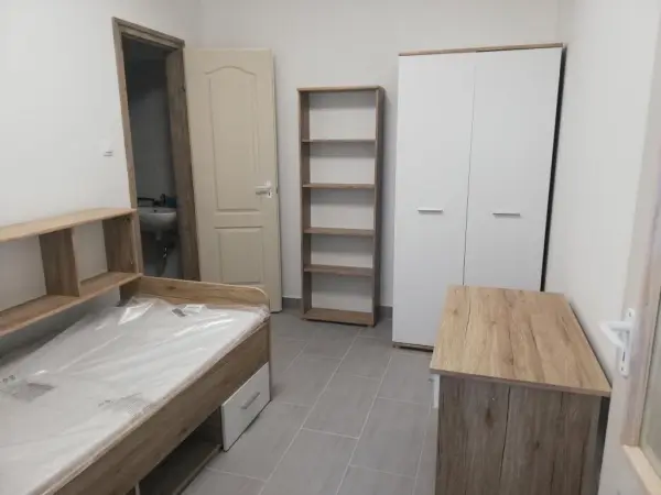 Kiadó újszerű téglalakás, Komárom 4 szoba 60 m² 230 E Ft/hó