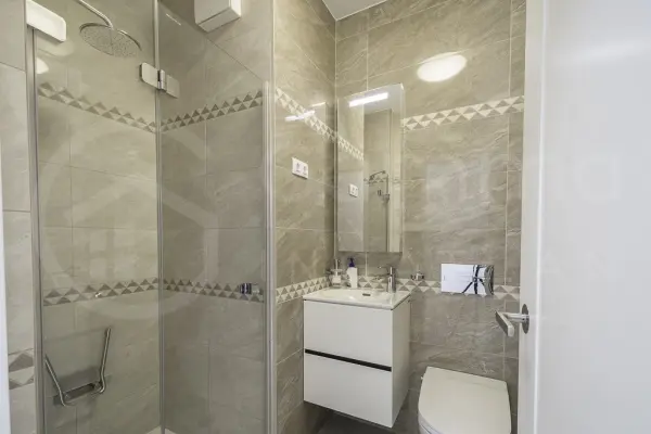 Kiadó újszerű téglalakás, Miskolc 4 szoba 116 m² 420 E Ft/hó
