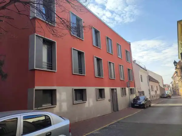 Kiadó újszerű téglalakás, Pécs 3 szoba 65 m² 324 E Ft/hó