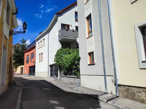 Kiadó újszerű téglalakás, Pécs 1 szoba 45 m² 190 E Ft/hó