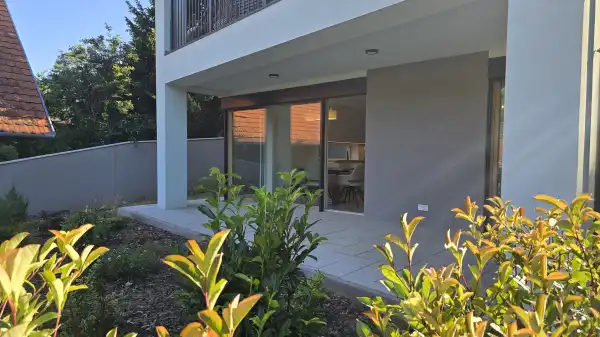 Kiadó újszerű téglalakás, Pécs 1+1 szoba 79 m² 270 E Ft/hó