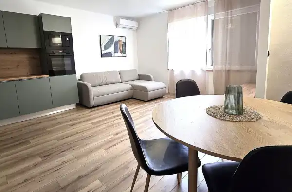 Kiadó újszerű téglalakás, Pécs 1+2 szoba 60 m² 270 E Ft/hó