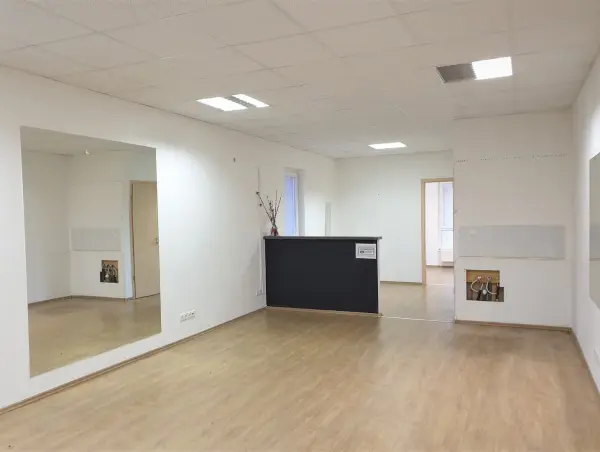 Kiadó újszerű üzlethelyiség utcai bejáratos, Budapest, XIV. kerület 2 szoba 59 m² 218 E Ft/hó