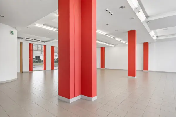 Kiadó üzlethelyiség utcai bejáratos, Budapest, III. kerület 343 m² 5.49 M Ft/hó