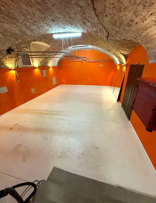 Kiadó üzlethelyiség utcai bejáratos, Budapest, V. kerület 50 m² 191 E Ft/hó