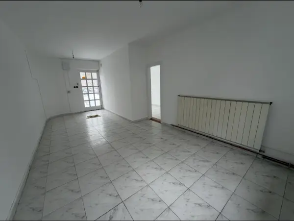 Kiadó üzlethelyiség utcai bejáratos, Budapest, XXI. kerület 2 szoba 35 m² 250 E Ft/hó