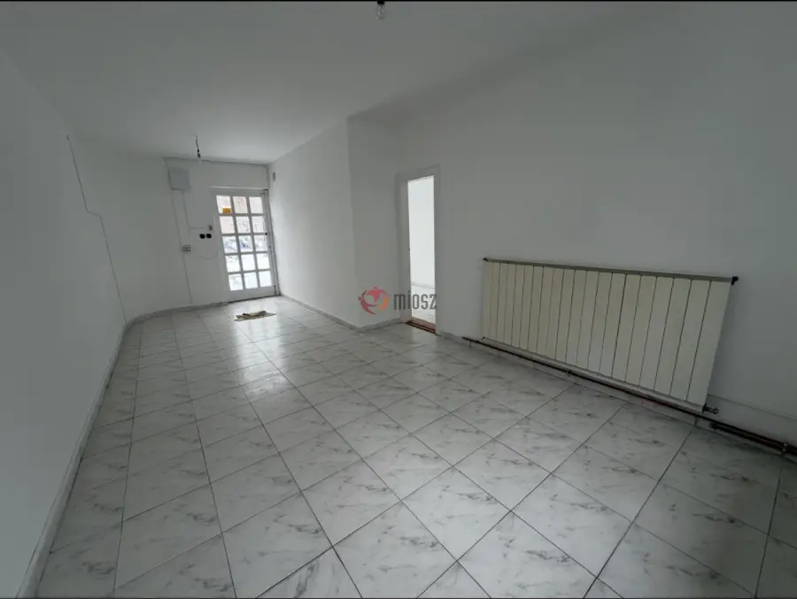 kiadó üzlethelyiség utcai bejáratos, Budapest, XXI. kerület