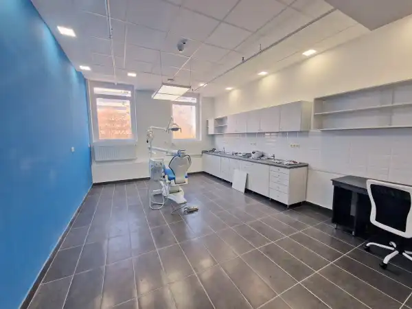 Kiadó üzlethelyiség üzletházban, Budapest, XI. kerület 300 m² 6 M Ft/hó