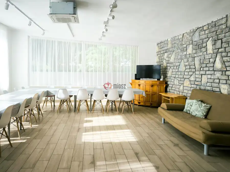 kiadó vendéglátás, Fadd